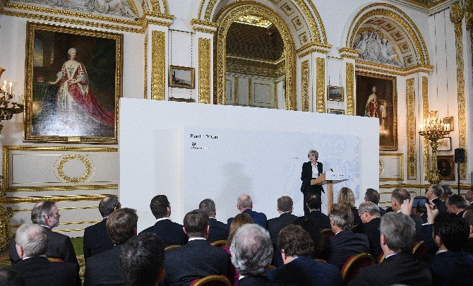 Theresa May: “Ab’den Ayrılıyoruz Ama Avrupa’dan Ayrılmıyoruz”