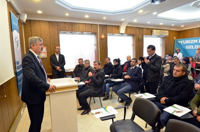 Hizmet Sektörü İşletmelerine Yönelik ‘Meslek İçi Eğitim Ve Gelişim Semineri’ Verildi