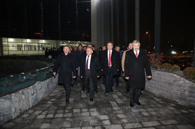 Çolakbayrakdar, "Birlikte Her Sorunu Çözebileceğimizi Bir Kez Daha Gösterdik"