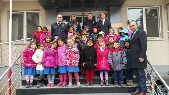 Öğrencilerden Polislere Ziyaret