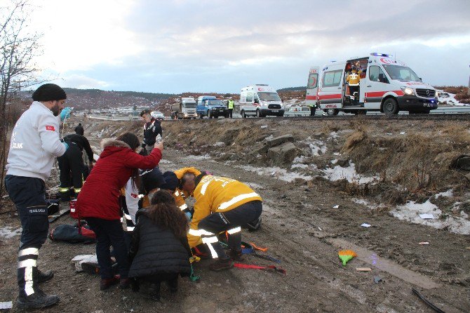 Tavşanlı’da Öğrenci Servisi Şarampole Yuvarlandı: 1 Ölü, 14 Öğrenci Yaralı