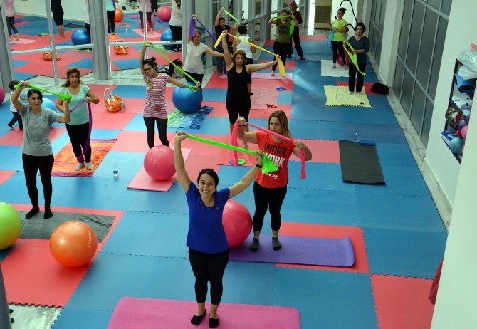 Pilates Ve Zumba Manavgatlı Kadınların Gözdesi Oldu