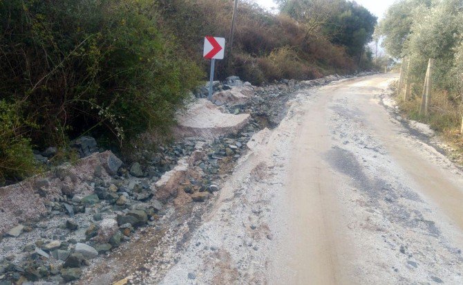 Milas’ta Aşırı Yağışlar Yollara Zarar Verdi