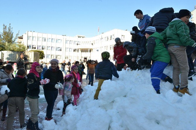 Konyaaltı’nda ‘Kar’ Heyecanı Devam Ediyor