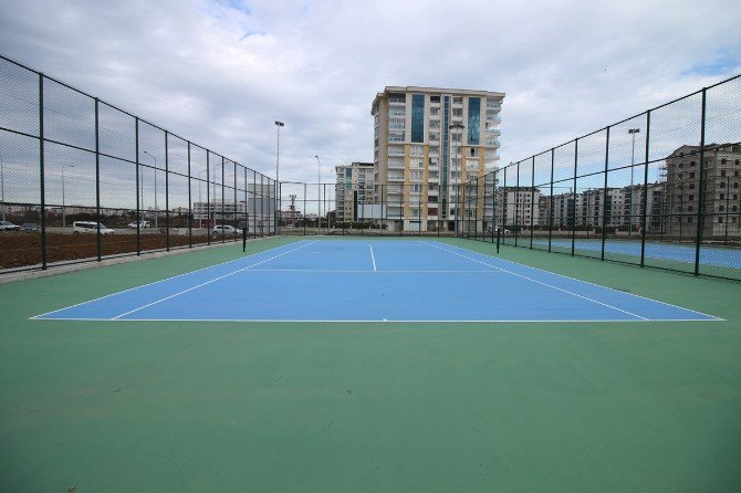 Tenis Kortları Nisan’da Açılıyor