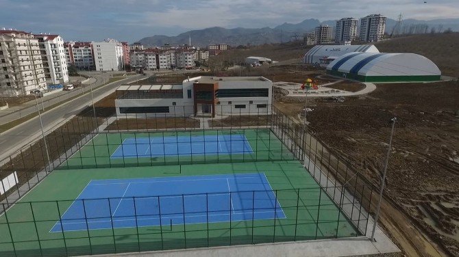 Tenis Kortları Nisan’da Açılıyor