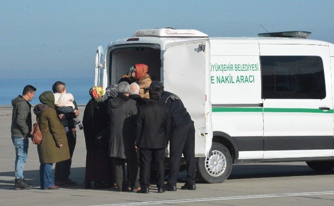 Diyarbakır’da Şehit Olan Polis Memuru Özcan’ın Naaşı Trabzon’a Getirildi