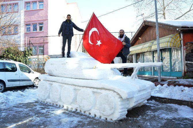 4 Ton Kar Kullanarak Tank Yaptılar