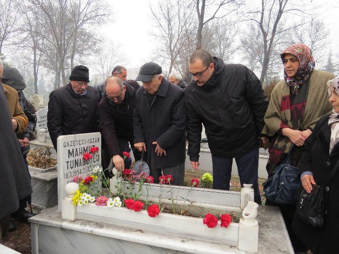 Mahmut Tunaboylu Kabri Başında Anıldı