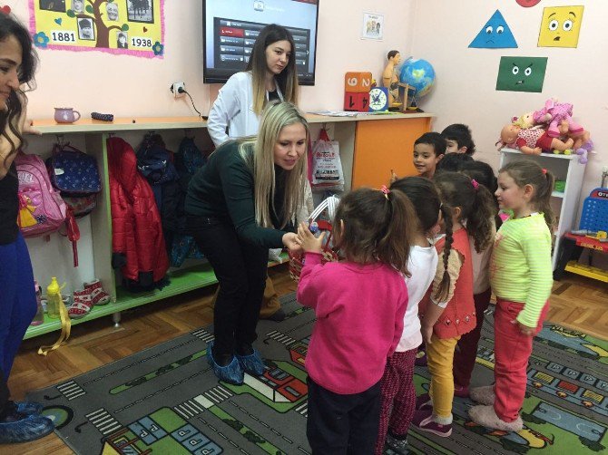 Kardeş Okula Dönem Sonu Hediyesi Gönderdiler