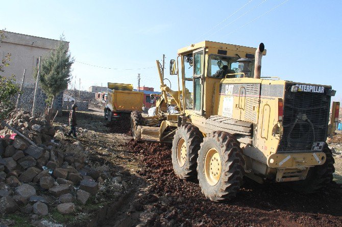 Bağlar’ın Sarıdalı Mahallesi’nde Yol Çalışması