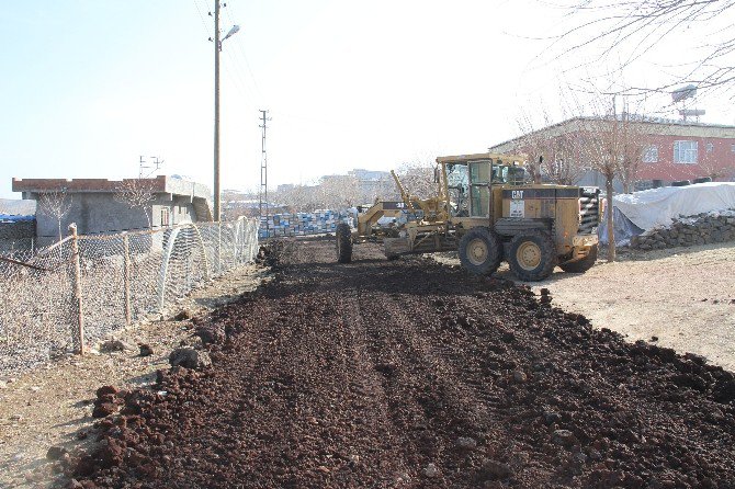 Bağlar’ın Sarıdalı Mahallesi’nde Yol Çalışması