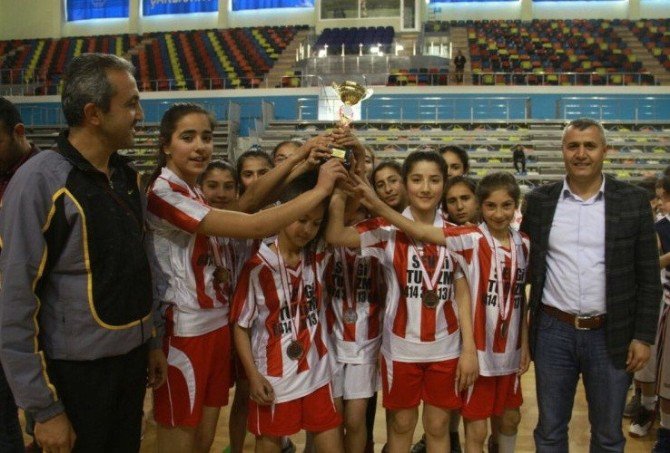 Şanlıurfa’daki Okul Sporları Basketbolla Devam Etti