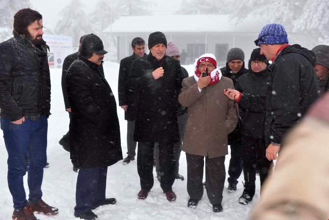 Gediz Muratdağı’nda Kayak Sezonu Açıldı