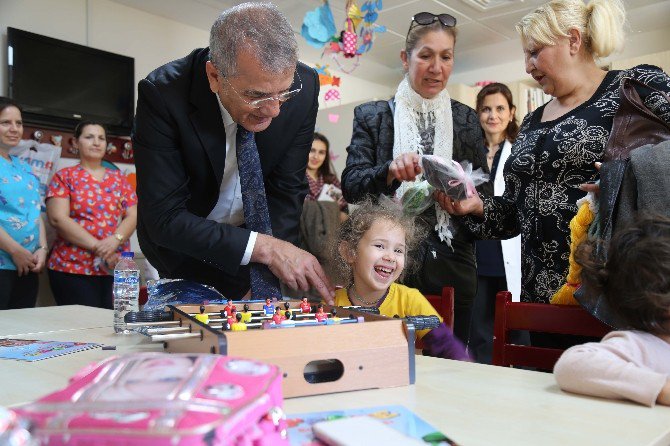 Tarhan’dan Lösemili Çocuklara Moral Ziyareti