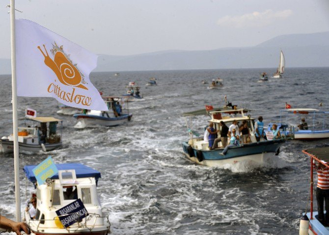 Seferihisar’da Yine Balık Çiftliği Krizi