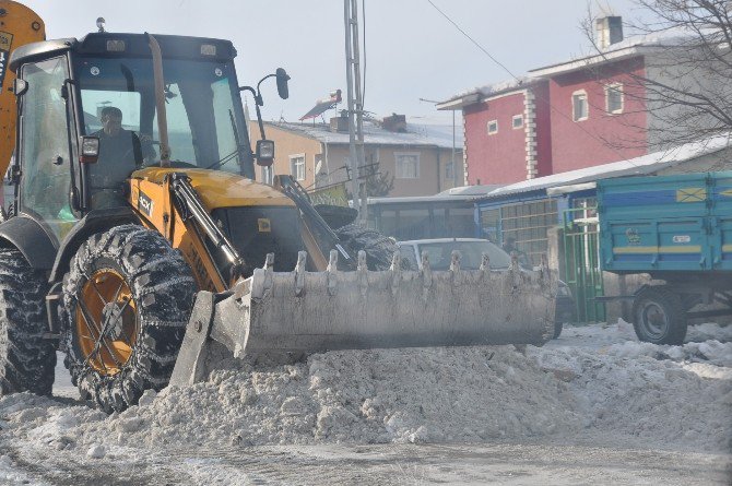 Selim Belediyesi’nin Karla Mücadelesi Devam Ediyor