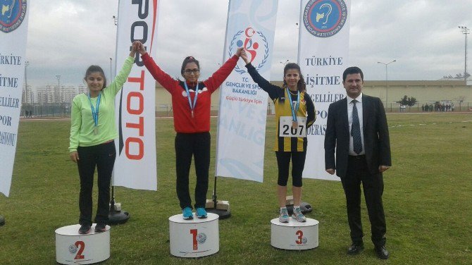 Adanalı İşitme Engelli Sporcular, Türkiye Şampiyonasından Başarı İle Döndü