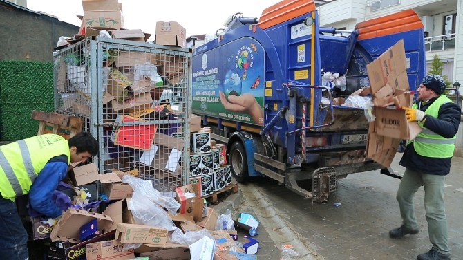 Başiskele’de Geri Dönüşüm Ve Atık Toplama Çalışmaları Sürüyor