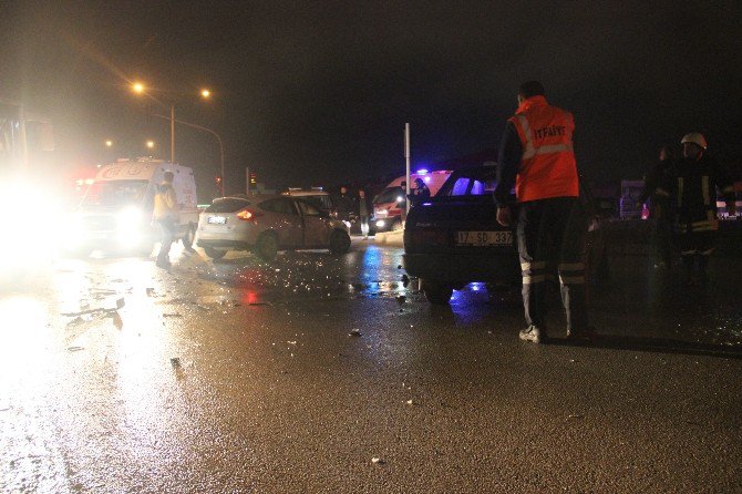 Çan Sanayi Köprüsü Kavşağında Kaza, 1 Yaralı