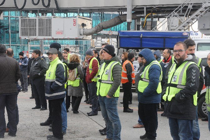 Uçak Kazasında Hayatını Kaybedenlerin Cenazesi Türkiye’ye Getirildi