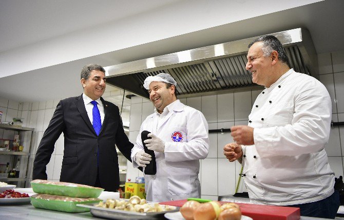 Başkan Ali Kılıç, Gözleri Kapalı Yemek Yaptı