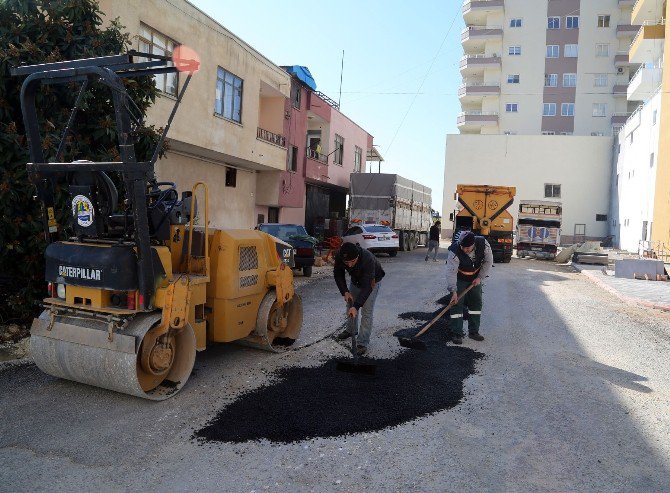 Erdemli’de Aşırı Yağıştan Etkilenen Yollar Düzeltiliyor