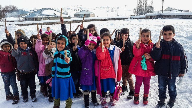 Muratpaşa’nın Kalemleri Türkiye’de Yeşeriyor