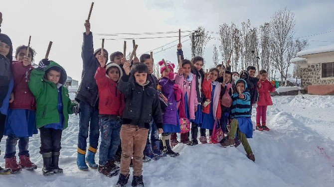 Muratpaşa’nın Kalemleri Türkiye’de Yeşeriyor