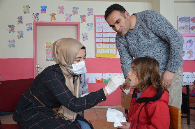 Hasköy’de Minik Öğrencilere Diş Taraması