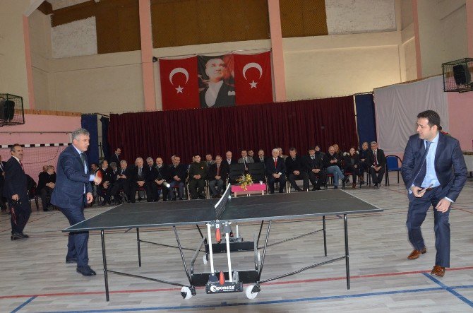 Of’ta Okul Kış Sporlarında Şampiyonlar Ödüllendirildi