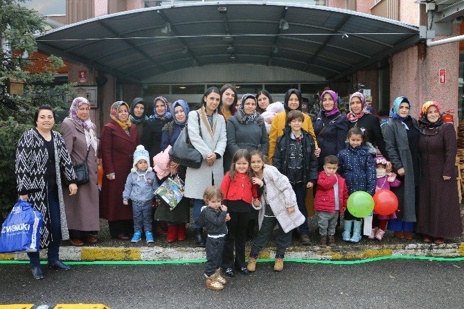 Vali Dağlı’nın Eşi Şehit Yakınları İle Bir Araya Geldi