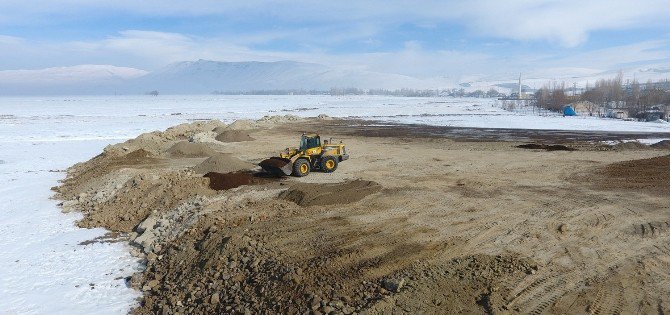 Büyükşehir Yeni Oto Pazarı Ve Mahrukatçılar Sitesi’nin Yapımına Başladı