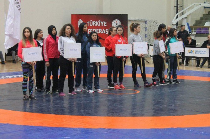 Türkiye Kadınlar Güreş Şampiyonası Bugün Sona Eriyor