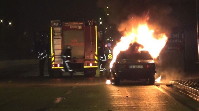 Bursa’da Trafik Kazası Yapan Sürücü Aracını Ateşe Verdi