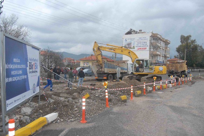 Ortaca’da Atatürk Bulvarı Yenileniyor