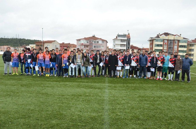 Bilecik’te Okul Sporları Futbol Müsabakaları Sona Erdi