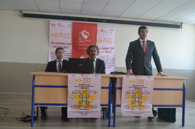 Erzurum’da “Geleceğimiz İçin Ailece El Ele Projesi” Kapsamında Eğitim Programı Düzenlendi