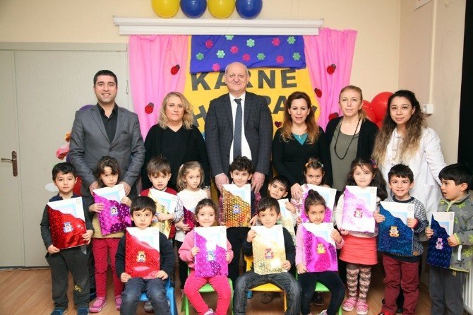 Kartallı Miniklerin Karne Sevinci