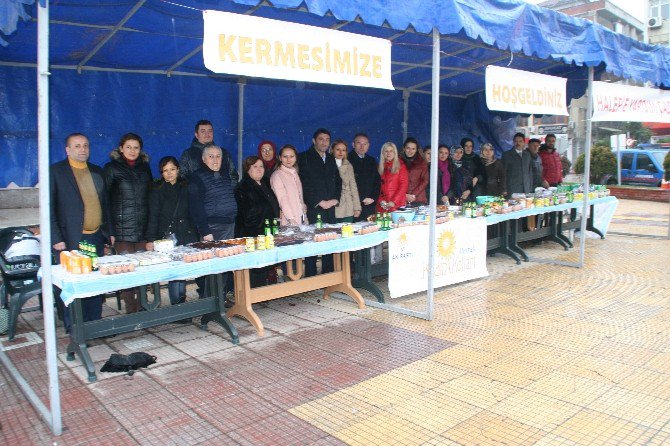 Devrek Ak Parti Kadın Kollarından Halep İçin Kermes