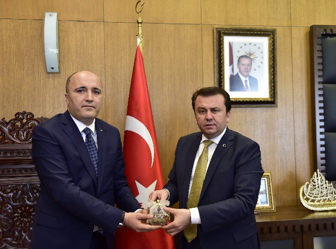 Mhp’den Kahramanmaraş Büyükşehir Belediye Başkanı Erkoç’a Anlamlı Hediye