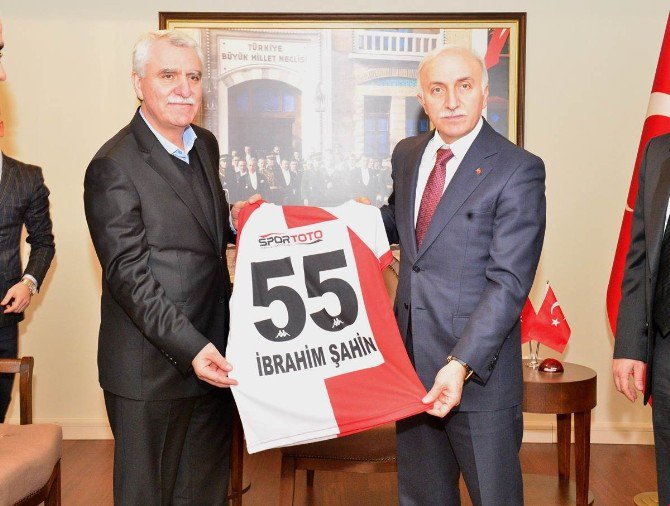 Vali Şahin’e Samsunspor Forması