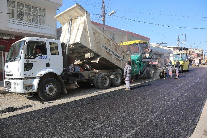 Adana’da Karafatma Caddesi Asfaltlandı