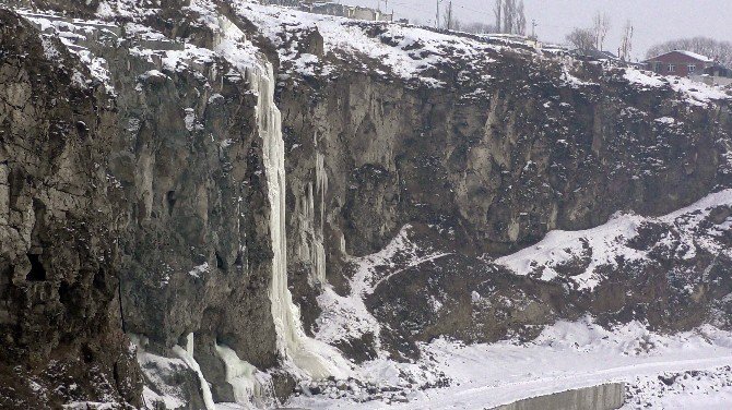 Ardahan’da Pamukkale’yi Andıran Manzaralar