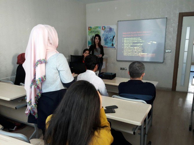 Yenişehir Gençlik Merkezinde Madde Bağımlılığı Semineri