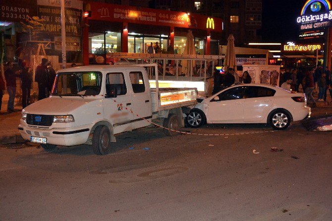 Kamyonlara Çarpan Sürücünün Hastaneye Götürüldüğü Ortaya Çıktı