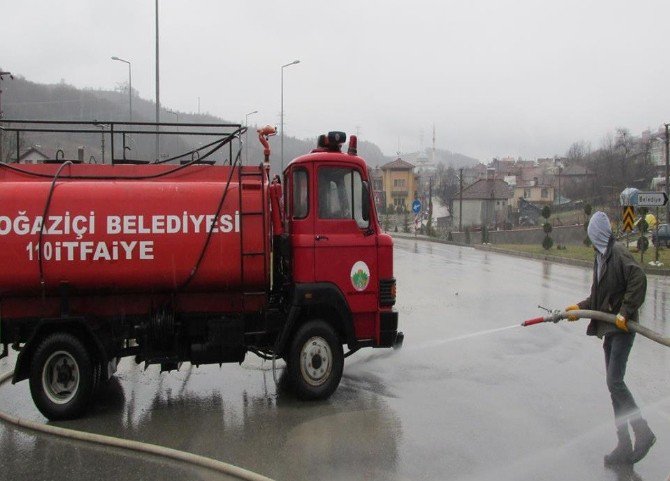 Boğaziçi’nde Kar Kalktı Temizlik Başladı