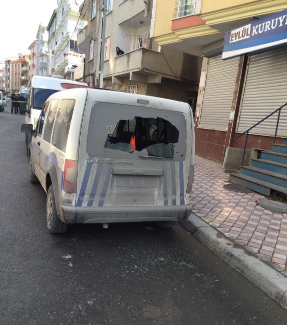 Polis, Esenyurt Saldırganının Attığı Çantayı İnceliyor