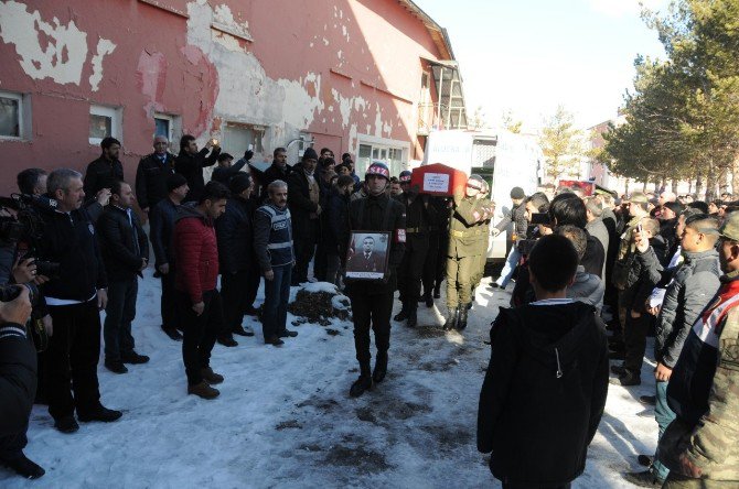 Şehit Piyade Uzman Çavuş Emre Doruk’un Cenazesi Baba Ocağı Giresun’un Alucra İlçesine Getirildi