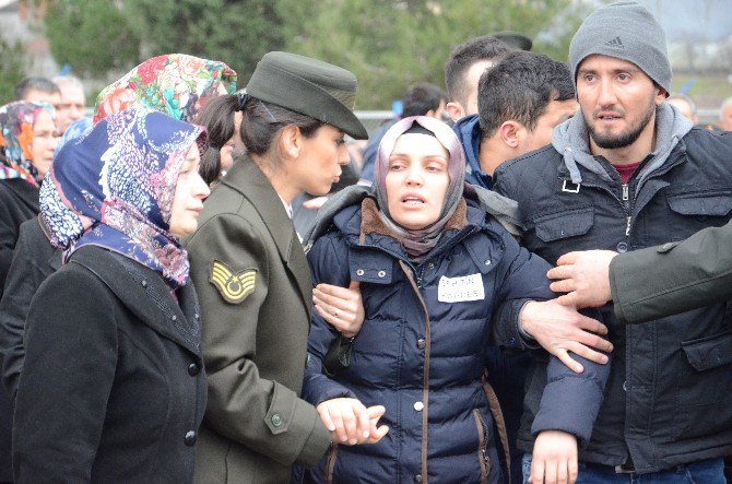 Şehit Kardeşinden Yürek Burkan Feryat: “Yürüyerek Gönderdik Tabutun Geldi”